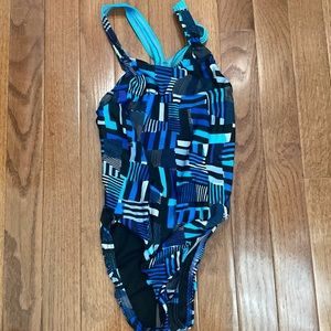 - SPEEDO SWIM SUIT SIZE 24